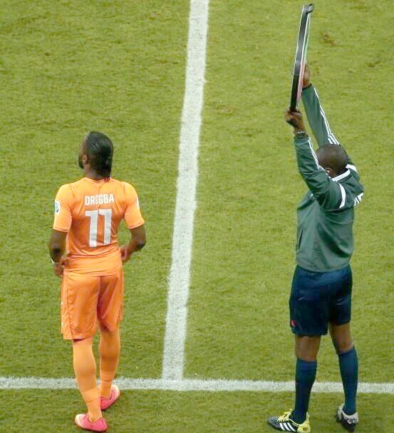  德罗巴在日本队比赛中回归赛场,大胜引发热议的是谁 